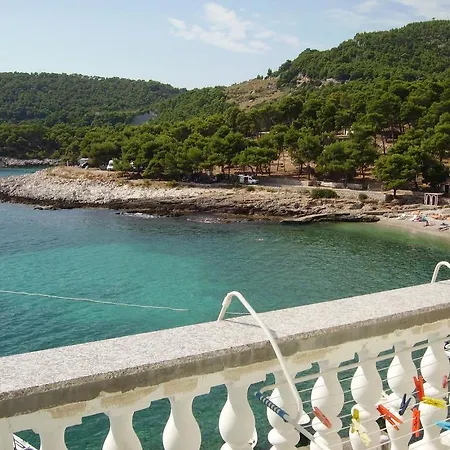 12244b * Hvar Town
